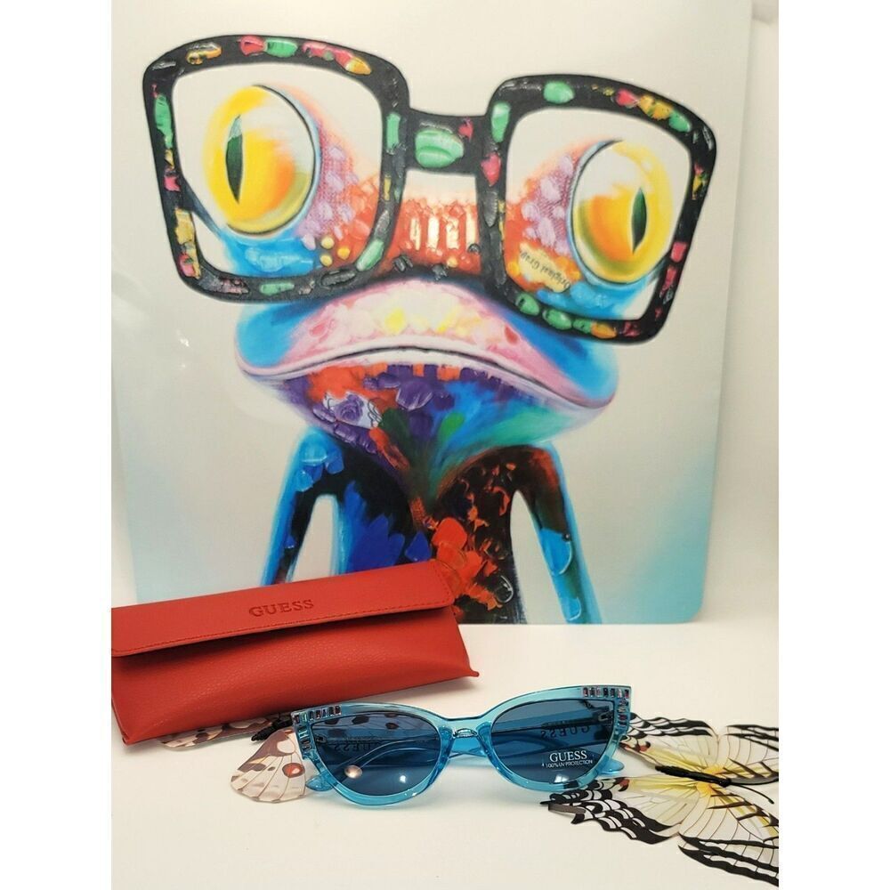 NIB - Guess Bejeweled Cat's Eye Sunnies w/ Case & Cloth
